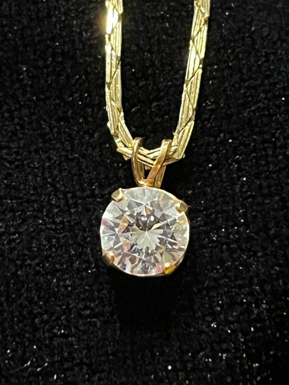 Elegant Goldtone Solitaire Crystal Pendant Necklace - Round Cut Sparkling